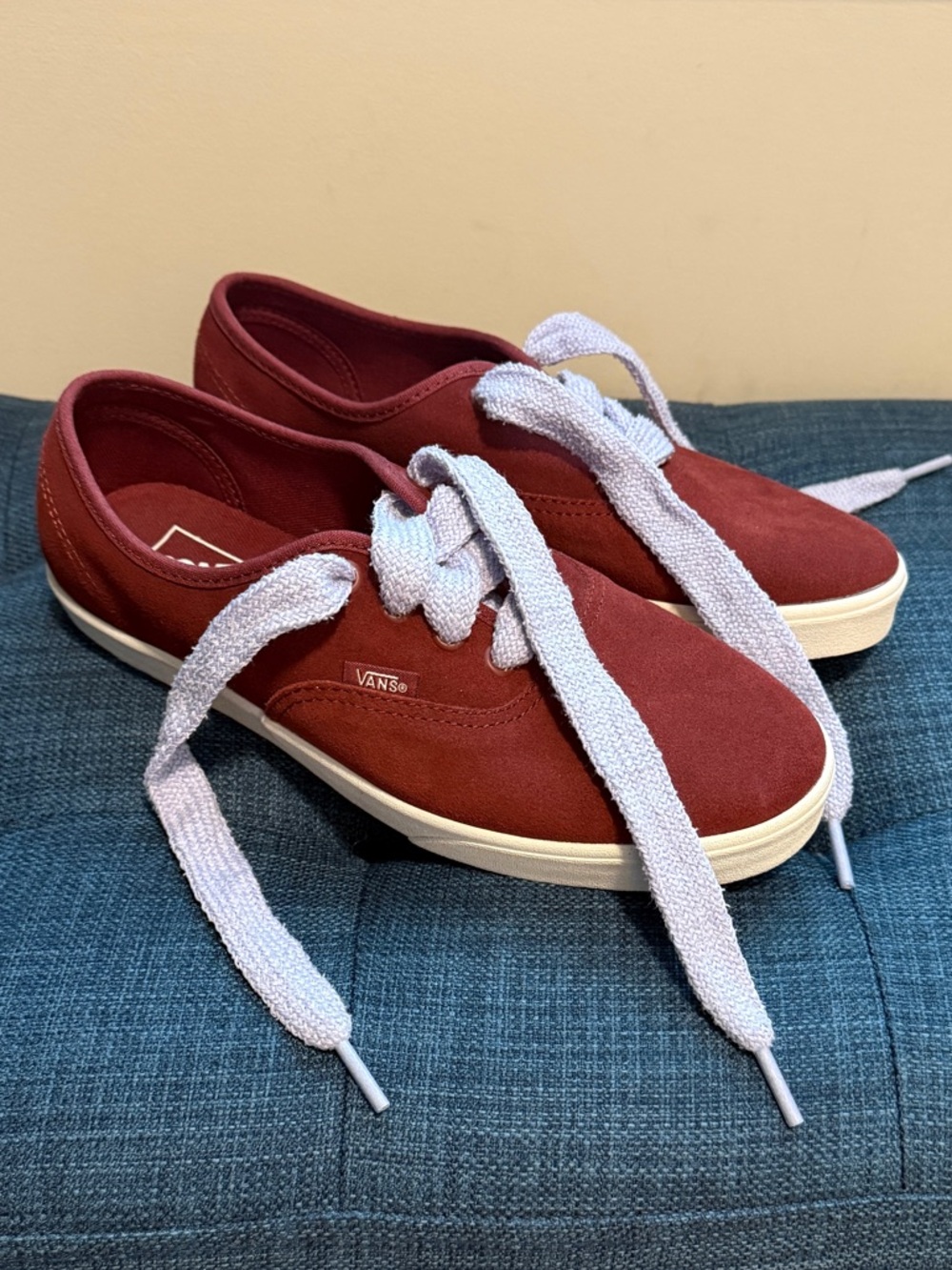 Women’s Vans Authentic Low Pros Burgundy with Lavender laces 5 / 7.5
